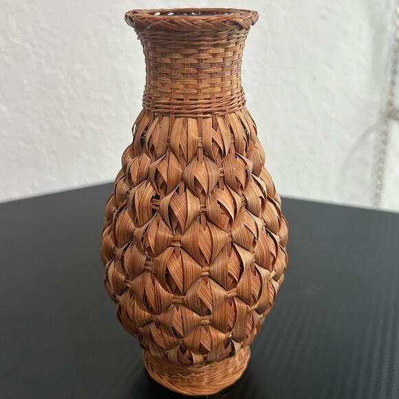VTG- weaved basket vase- inside bud vase pottery- table top- mini- retro- unique - Picture 7 of 7
